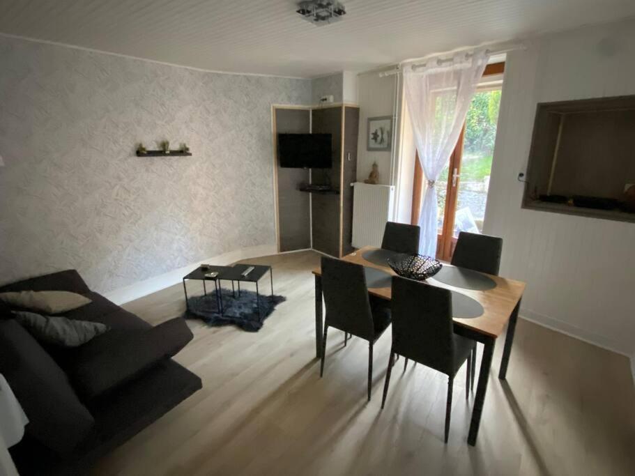 Mouzon  La Maison De Nelly Labellise 3* מראה חיצוני תמונה
